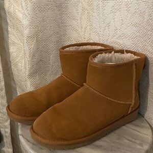 Koolaburra Ugg Tan Boots